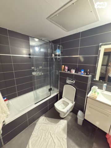 דירה, הרב ניסנבאום 37, אזור תעשיה, בת ים