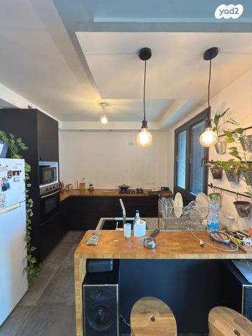 דירה, הרב ניסנבאום 37, אזור תעשיה, בת ים