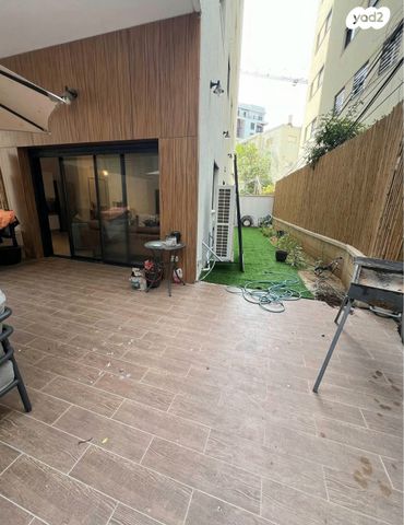 דירת גן, איתמר, חרוזים, רמת גן