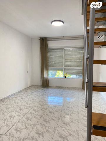 דופלקס, יאיר שטרן, קרית מנחם בגין, רמלה