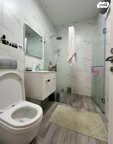 דירת גן, איתמר, חרוזים, רמת גן