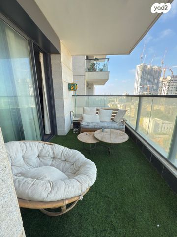 דירה, הרב ניסנבאום 37, אזור תעשיה, בת ים