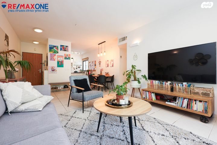 דירת גן, חסידה 6, כפר סבא הצעירה, כפר סבא