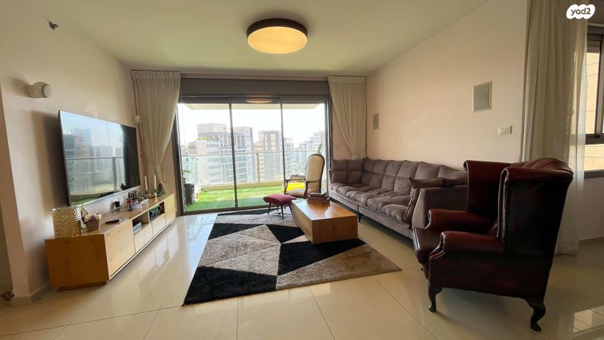 דירה, דרך המלך, גנים צפון, גני תקווה