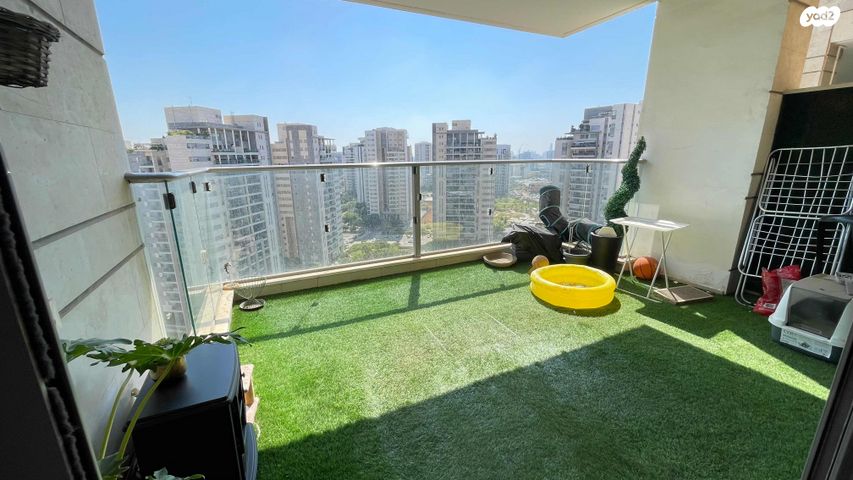 דירה, דרך המלך, גנים צפון, גני תקווה