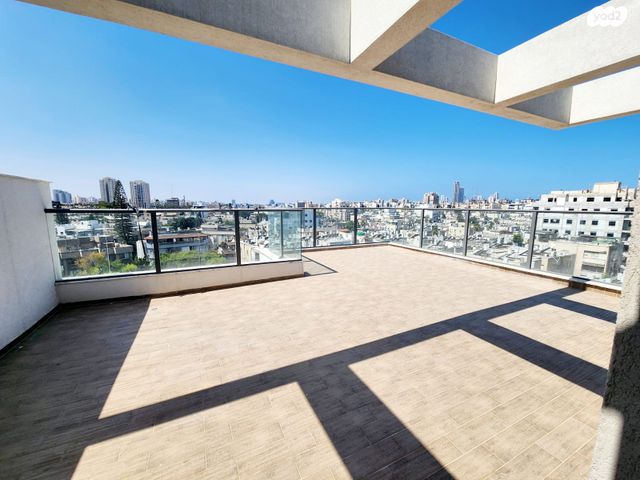 גג/ פנטהאוז, מרכז, קרית עבודה, חולון