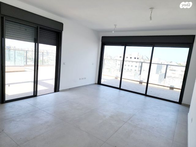 גג/ פנטהאוז, מרכז, קרית עבודה, חולון