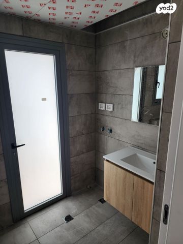 גג/ פנטהאוז, מרכז, קרית עבודה, חולון