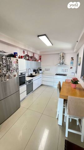 דירה, דרך המלך, גנים צפון, גני תקווה