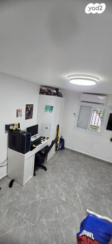 בית פרטי/ קוטג', ירמיהו 38, נאות יהודית ונווה ארזים, חולון