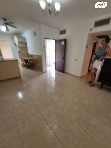 דירת גן, כפר יונה