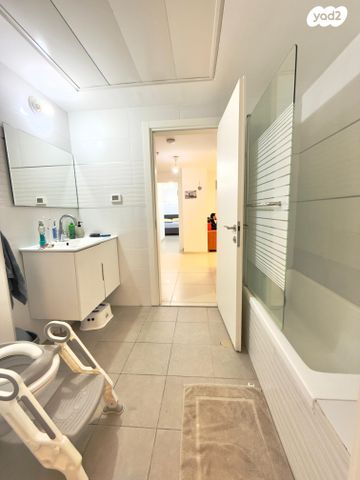 דירה, שדרות הציונות 81, ברנע, אשקלון