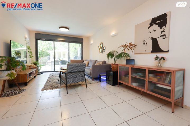 דירת גן, חסידה 6, כפר סבא הצעירה, כפר סבא