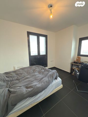 דירה, הרב ניסנבאום 37, אזור תעשיה, בת ים