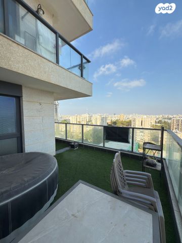 דירה, הרב ניסנבאום 37, אזור תעשיה, בת ים