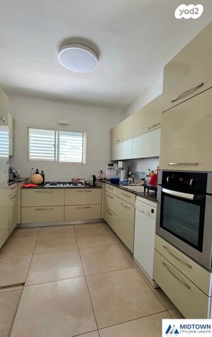 דירה, ד"ר משה סנה 15, סביוני הכפר, כפר סבא