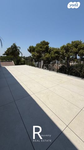 גג/ פנטהאוז, קרית יערים, רמת השרון