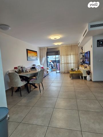 הנרייטה סאלד 67