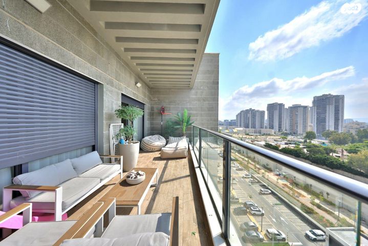 גג/ פנטהאוז, נעמי שמר 9, גלי ים, קרית ים