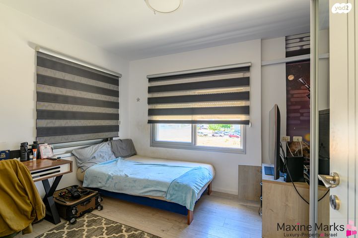 דו משפחתי, אקסודוס, גלי הים, נתניה