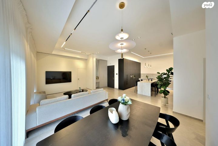 גג/ פנטהאוז, נעמי שמר 9, גלי ים, קרית ים