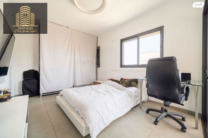 דופלקס, מנחם רצון, מחנה יהודה, פתח תקווה