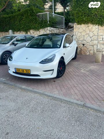 מודעת רכב טסלה מודל 3