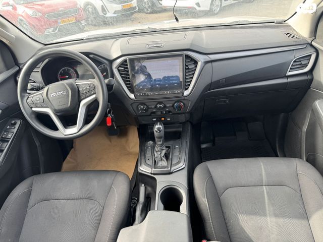 איסוזו די-מקס