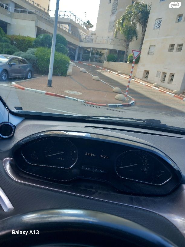 מודעת רכב פיג'ו 2008