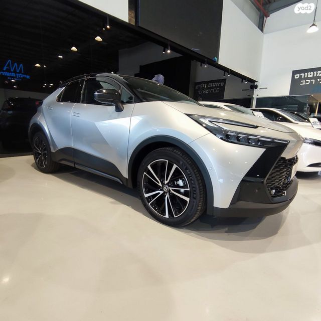 מודעת רכב טויוטה C-HR
