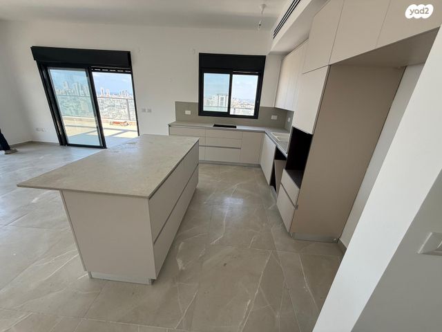 פתח תקווה 45