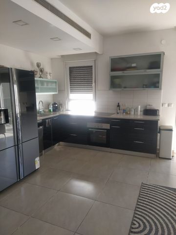 דירה, זלמן שז"ר 28, נווה חוף, ראשון לציון