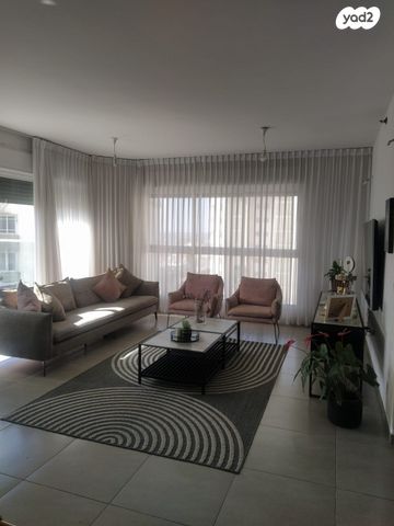 דירה, זלמן שז"ר 28, נווה חוף, ראשון לציון