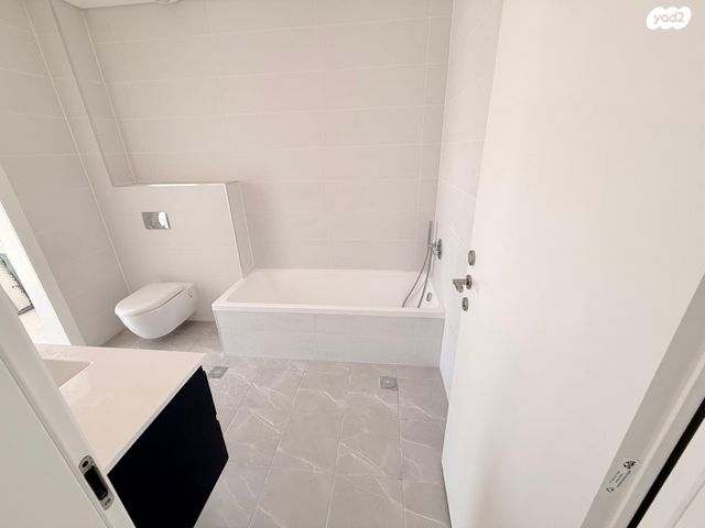 דירה, פתח תקווה 45, רמת אפרים, נתניה