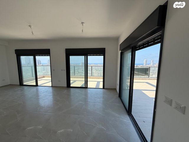 דירה, פתח תקווה 45, רמת אפרים, נתניה