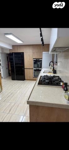 דו משפחתי, מרדכי אנילביץ' 23, דרום, צפת