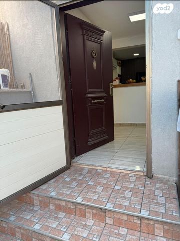 דו משפחתי, מרדכי אנילביץ' 23, דרום, צפת