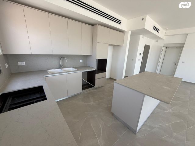 דירה, פתח תקווה 45, רמת אפרים, נתניה