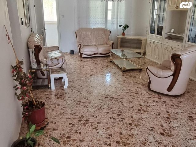 דירת גן, בר אילן 1, בן גוריון, שדרות