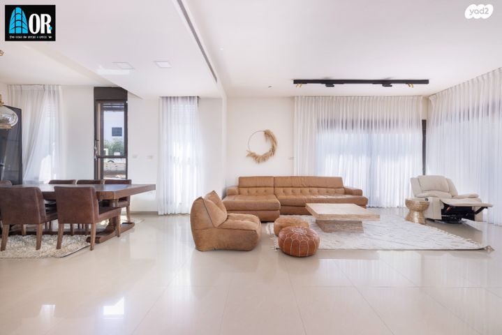 דו משפחתי, הרב אברהם מאיר יעקובוביץ, נחלת יהודה, ראשון לציון