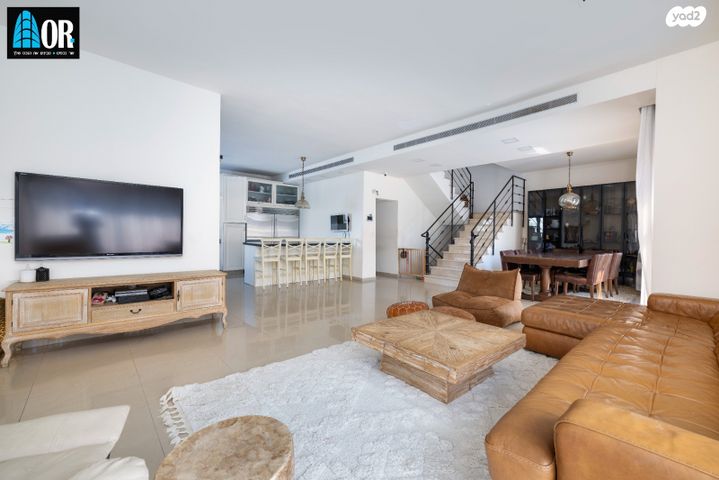 דו משפחתי, הרב אברהם מאיר יעקובוביץ, נחלת יהודה, ראשון לציון