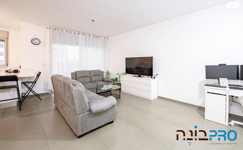חיים חפר 