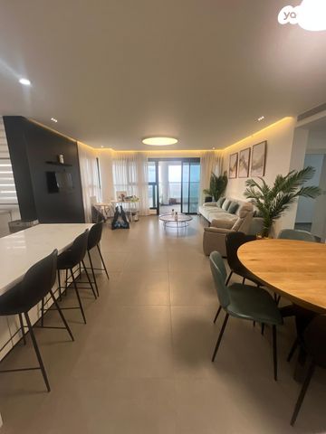 דירה, עוזי חיטמן, עיר ימים, נתניה