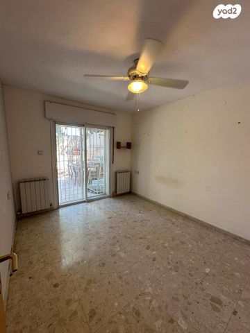 דירת גן, הגבעה הצרפתית, גבעת שפירא, ירושלים