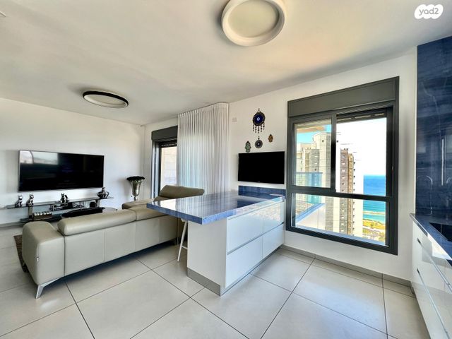 דירה, אמנון ליפקין שחק 1, נוף הטיילת, נתניה