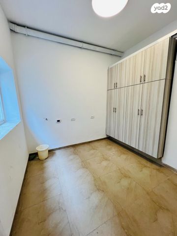 דירה, שרה, שער פלמר, תחנת רכבת השמונה, חיפה