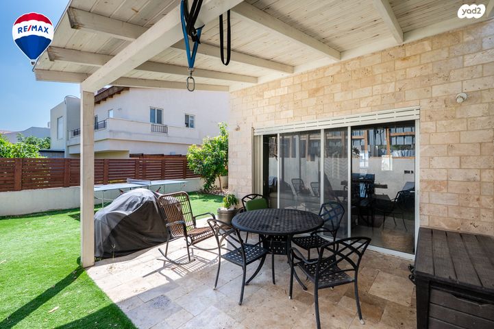 דו משפחתי, זכרון יעקב