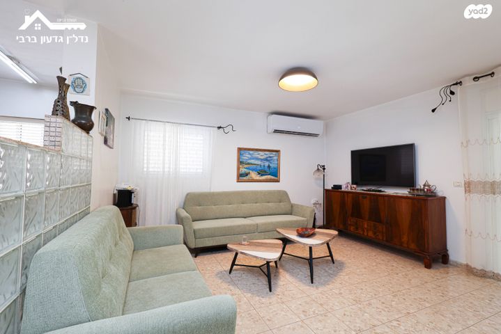 דו משפחתי, השייטת, גן יבנה