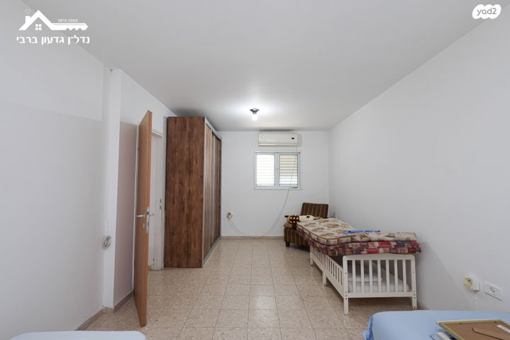 דו משפחתי, השייטת, גן יבנה