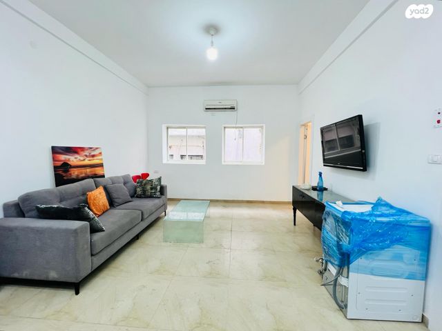 דירה, שרה, שער פלמר, תחנת רכבת השמונה, חיפה